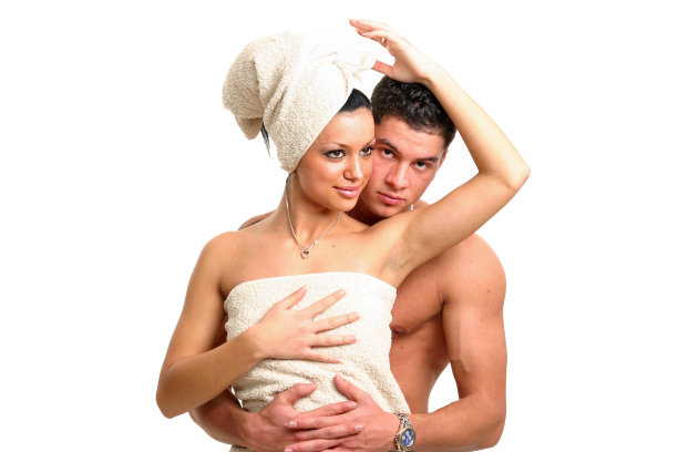 两人沐浴后图片下载