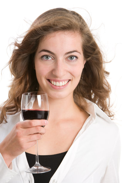 天生的年轻女子配红酒图片下载