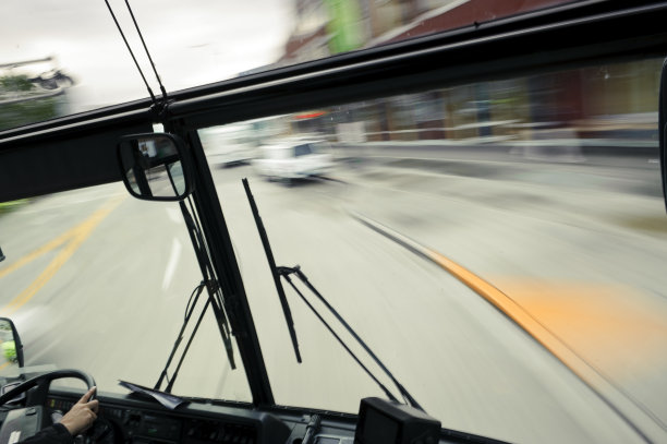 快速巴士-慢下来!图片下载