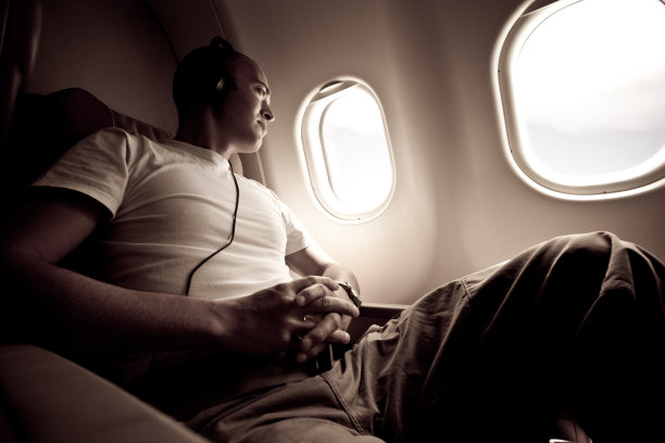 乘客在飞机上图片下载
