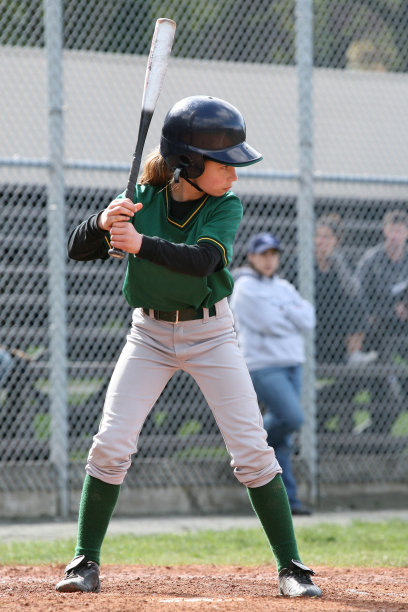 青年团女孩在蝙蝠图片下载