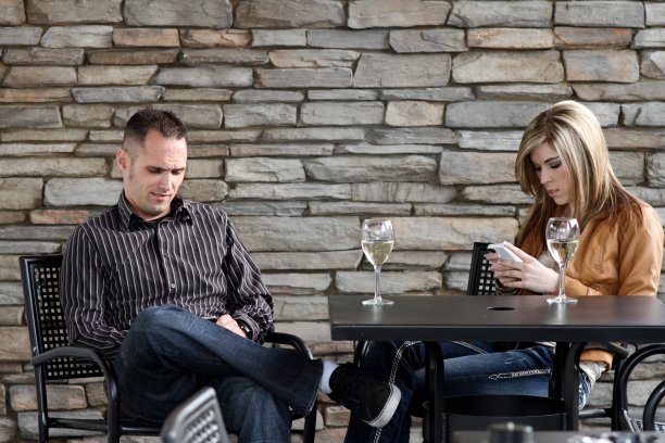 约会时发短信图片下载