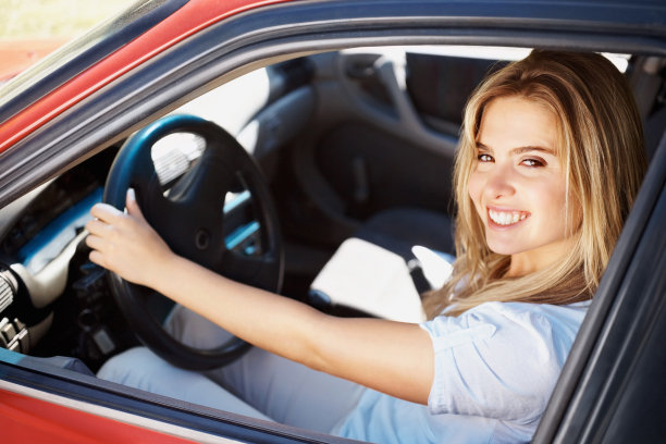 青少年驾驶图片下载