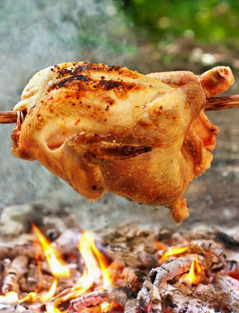 烧烤上的烤鸡图片下载