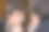 一个十几岁的男孩对着镜子审视自己脸上的青春痘图片下载