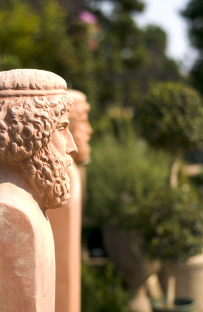 正式的园林景观雕塑和雕塑背景图片下载