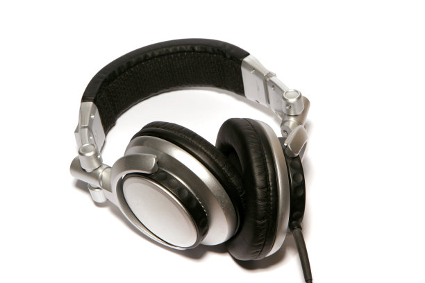 银色的耳机图片下载