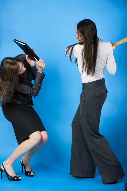 欺负女商人图片下载