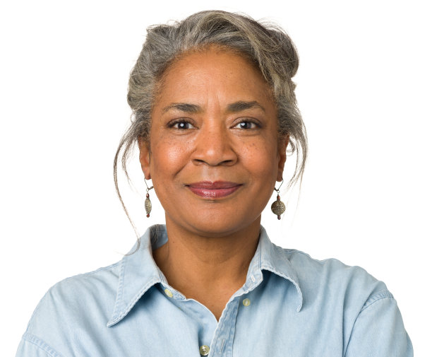 沉着微笑的成熟女人肖像素材图片