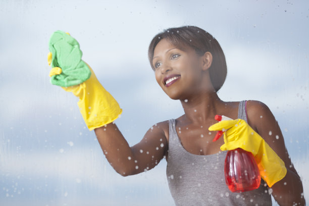 清洗窗户。图片下载