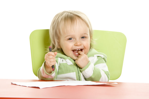 小女孩孤立地画在白色上图片下载