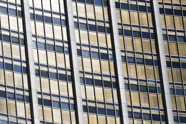 特写现代办公大楼在阳光下图片下载