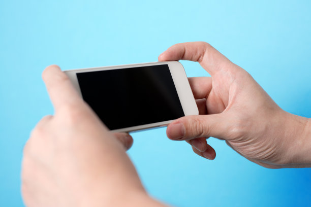 人使用智能手机图片下载