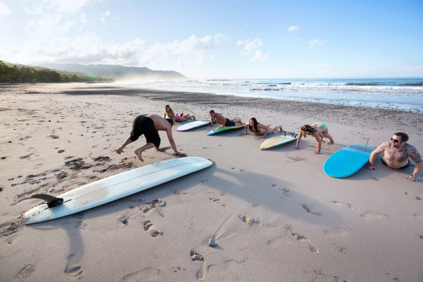 真实的人:冲浪者素材图片