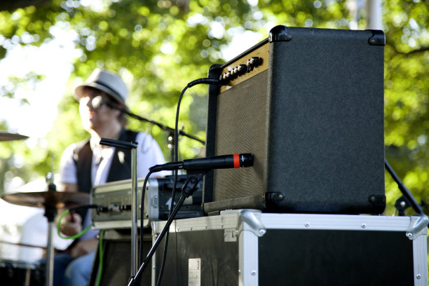 放大器在舞台上图片下载