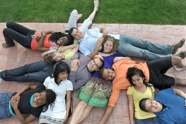 多种族的年轻人图片下载