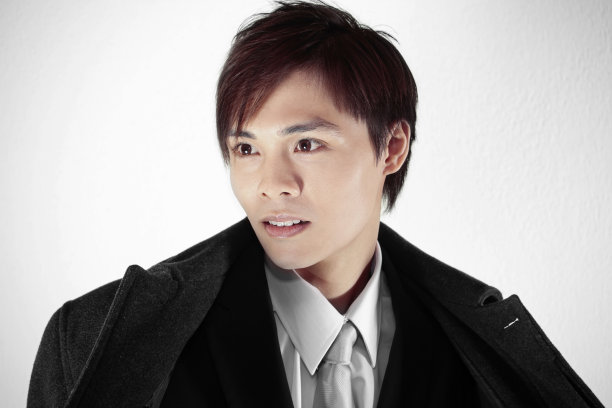 年轻的中国商人图片下载