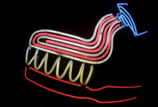 霓虹牙刷和牙膏图片下载