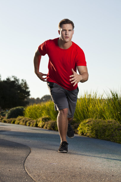 奔跑的人图片下载