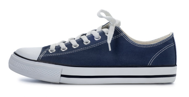 蓝色运动鞋在白色的背景图片下载