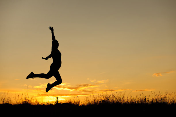 男人跳图片下载