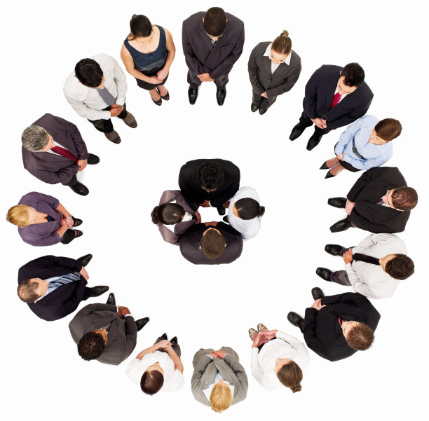 商务人士在一个圈子里会面——孤立的图片下载