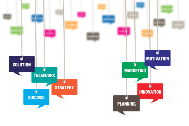 五彩缤纷的演讲泡泡上的商业术语图片下载