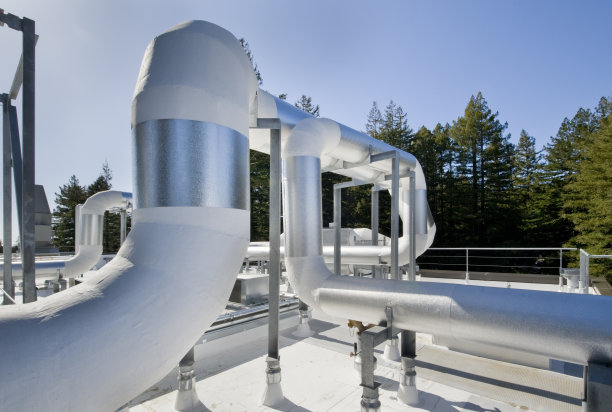 屋顶暖通空调系统的保温管道图片下载