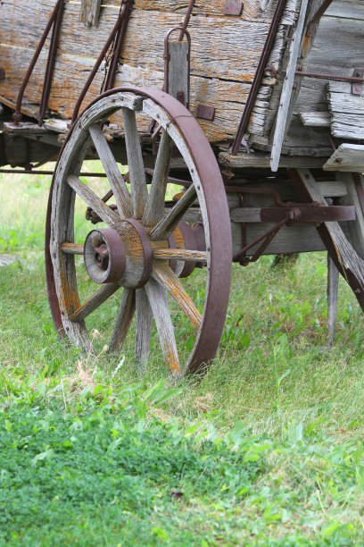 马车上的轮子图片下载