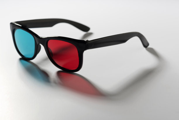 黑白背景的黑框3d眼镜图片下载