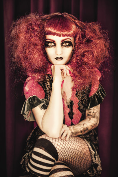 马戏团系列:哥特式女人图片下载