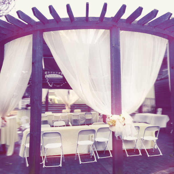 下雨了婚礼图片下载