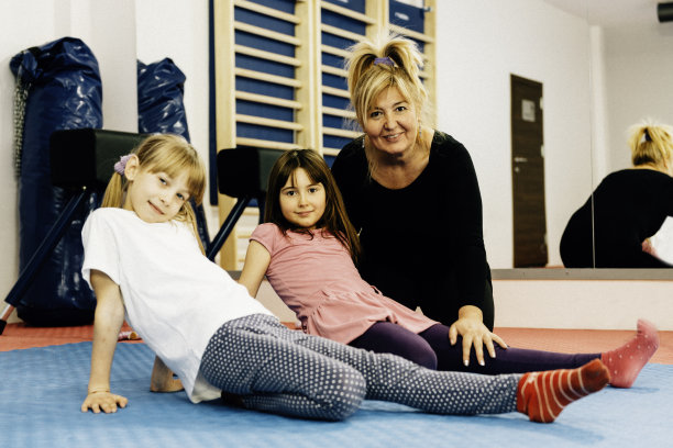 儿童姿势改善练习图片下载