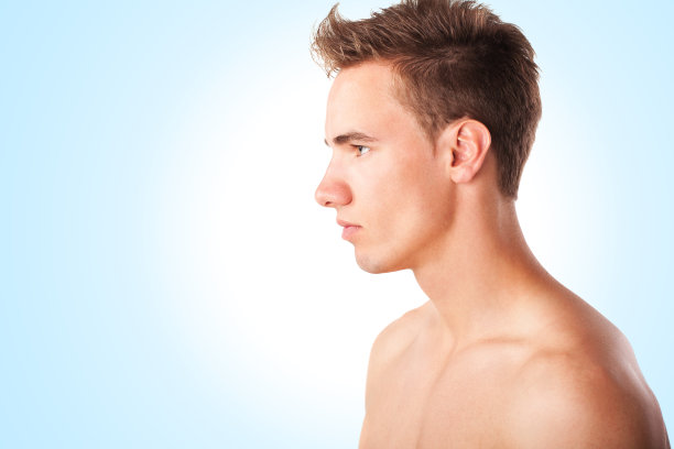 年轻漂亮的男模特肖像图片下载