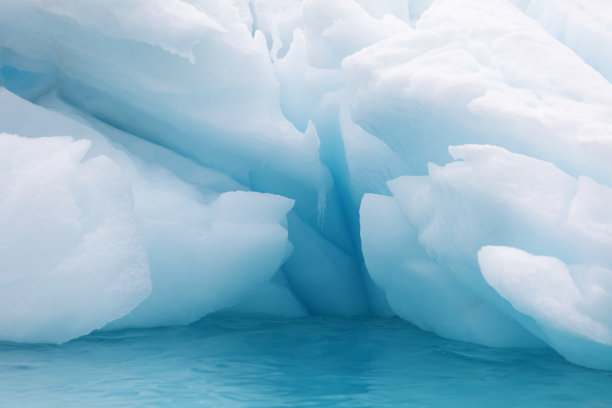 蓝色冰山图片下载