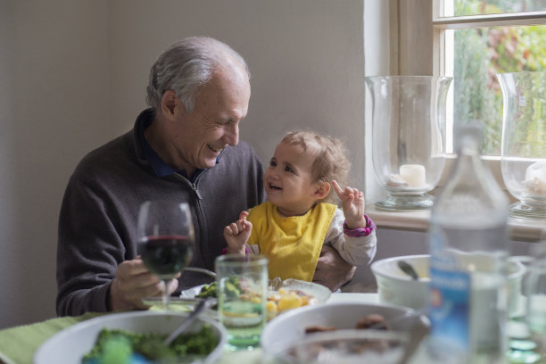 祖父和孙子图片下载