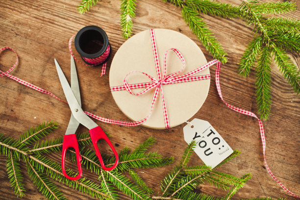 给你标签上的圣诞礼物图片下载