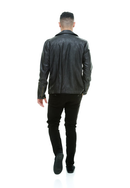 后视图随意的人行走图片下载