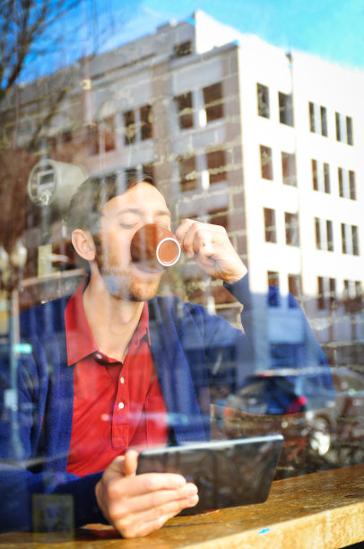 城市的人图片下载