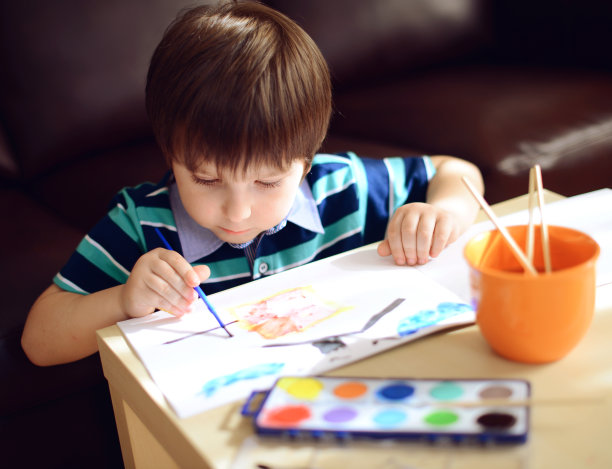 小男孩了图片下载