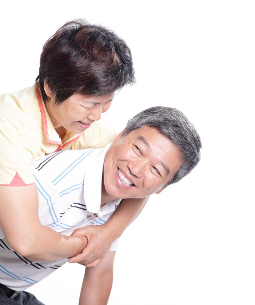 幸福的老年情侣相爱图片下载