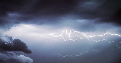 闪电的天空图片下载