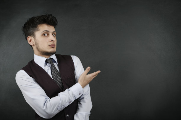 商人黑板前图片下载