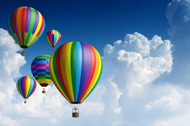 热气球在天空中素材图片