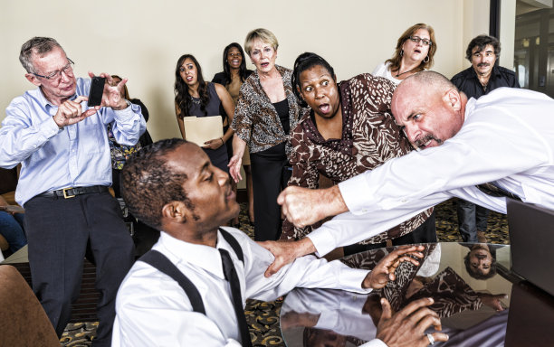 工作场所暴力图片下载