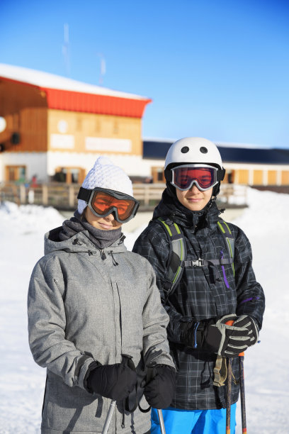 滑雪夫妇图片下载