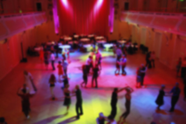 交际舞——模糊不清图片下载