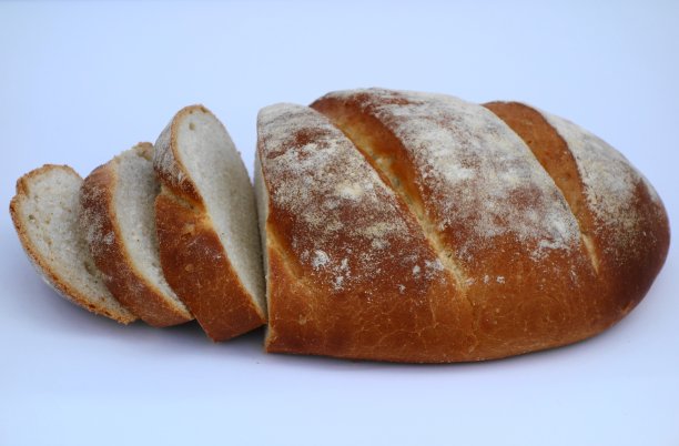 布卢默，一种脆皮的切片面包，美味的自制面包图片下载