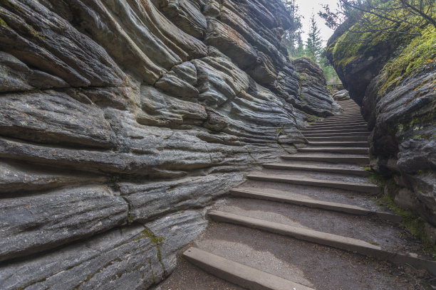 贾斯珀国家公园的峡谷楼梯图片下载