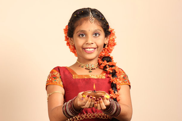 排灯节的女孩图片下载